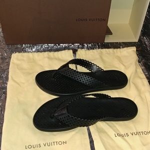 Louis Vuitton Black Sandals Sz 39 - 9us